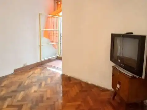 Montevideo 141 , Piso 1