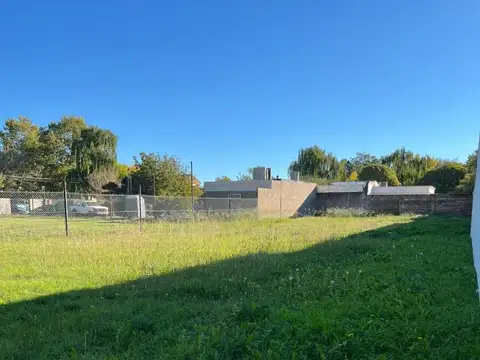 Terreno en Av. Eva Perón entre Montaldo y Valerga
