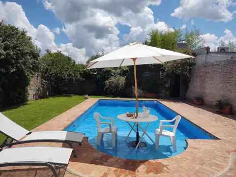 VENTA CASA 5 amb. Estilo colonial. San A. de Areco