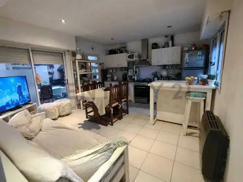 Departamento en Venta en Los Hornos, USD 72.000