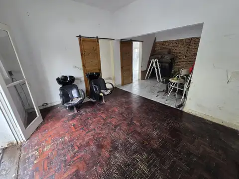 Alquiler Departamento 2/3 amb. LANUSITA. Primer Piso x Escalera