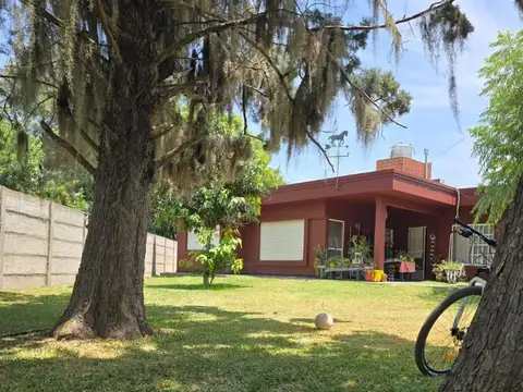 Casa 5 ambientes con 3 baños