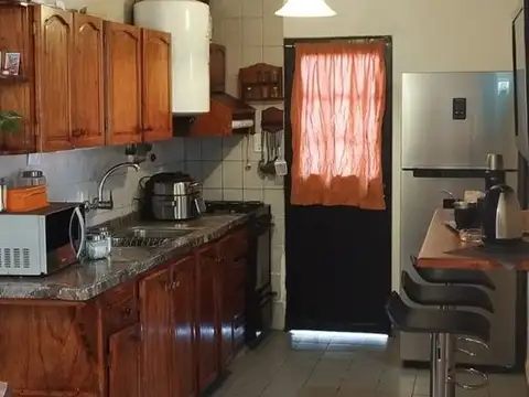 Casa 5 ambientes con 1 baño