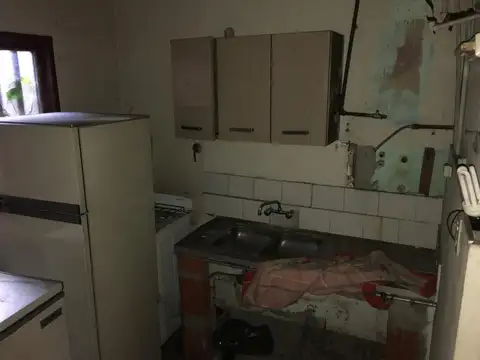 LOCAL :: 90M2 :: SOBRE AVENIDA MITRE : EXCELENTE OPORTUNIDAD