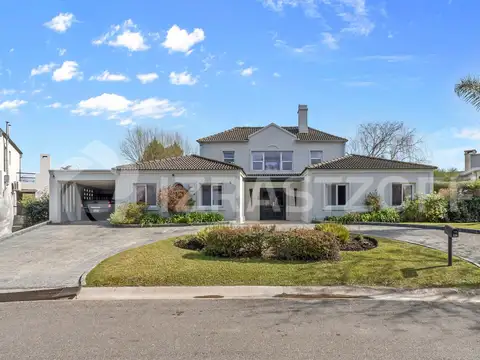 Casa en venta en Los Jazmines, 4 dormitorios en lote central