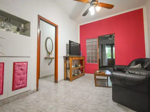 Casa PH 4 ambientes venta Lanus