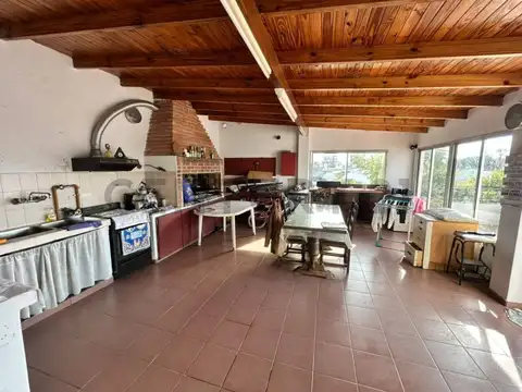 PH de 6 ambientes + Espacio de escritorio en venta | Sin expensas | Patio y terraza | Agronomia