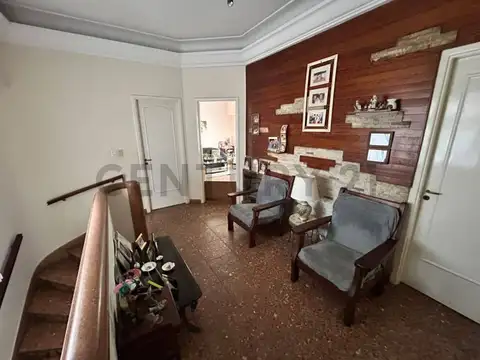 PH de 6 ambientes + Espacio de escritorio en venta | Sin expensas | Patio y terraza | Agronomia