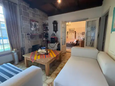 Casa 4 ambientes - castelar sur