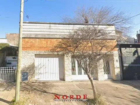 VENTA • CASA • RAMOS MEJIA •  4 AMBIENTES  • PATIO• TERRAZA