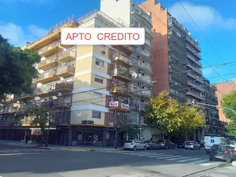 Lugones al 2400