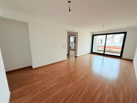 Piso de Categoría, 4 Amb con Balcón aterrazado y cochera fija  - Flores