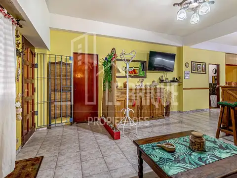 Casa 5 ambientes con 2 baños