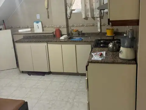 Depto Tipo Casa en Alquiler de 4 ambientes