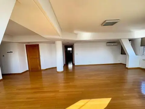 Departamento en Alquiler de 4 dormitorios