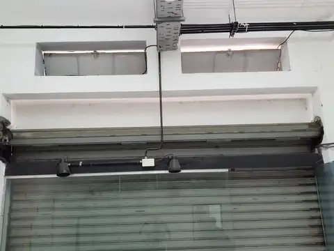 Local en Venta Via Púb.