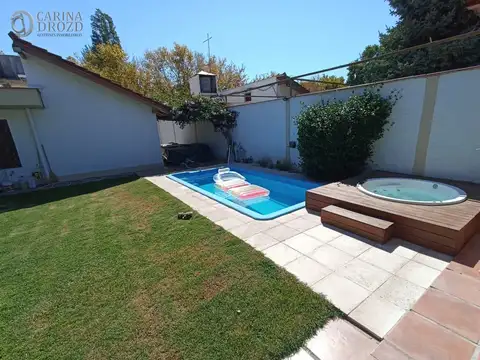 Casa en venta c/ cochera en Luján de Cuyo