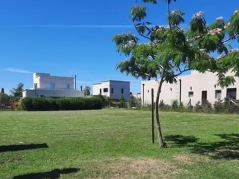 Lote central en Santa Emilia