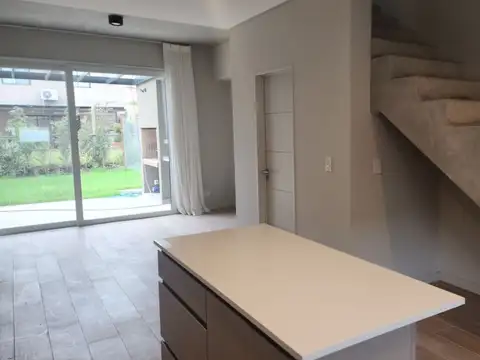 Departamento en Alquiler con 1 cocheras