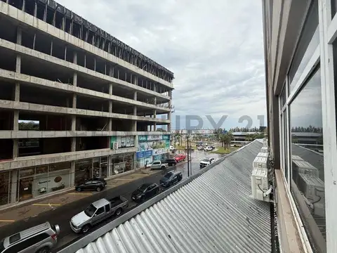 OFICINA HERMOSA COMPLEJO DELTA CENTER