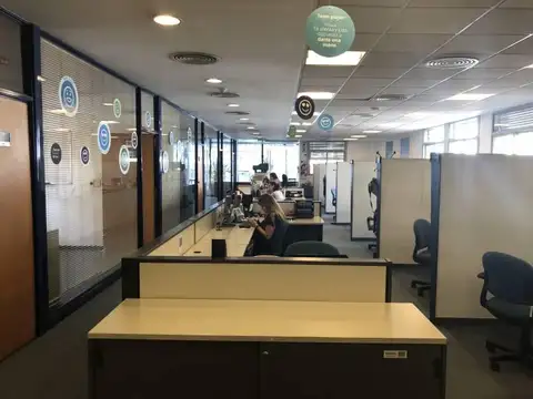 Oficina en Alquiler 100 años