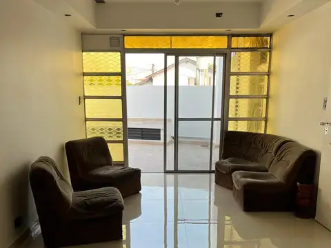 Avenida Bartolomé Mitre 600, Piso 1