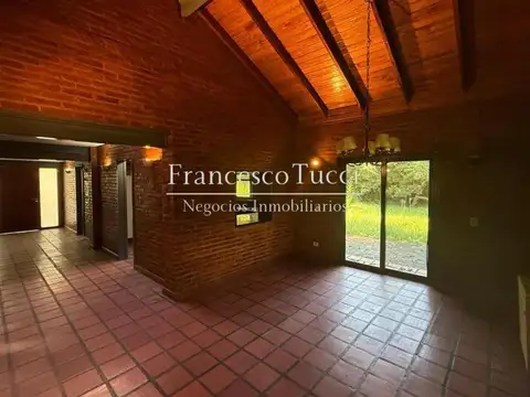 Casa 6 ambientes con 4 baños