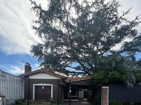 Venta Casa. Marcos Paz 1100