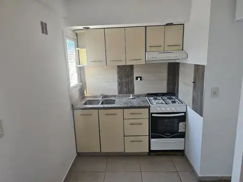 Departamento en Alquiler en Burzaco, $ 550.000