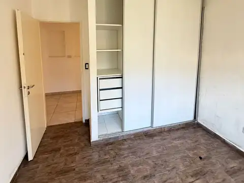 Casa en Alquiler con 2 cocheras