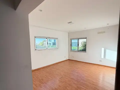 Casa en Alquiler en Horizontes al Sur, USD 1.200