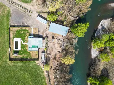 Calle rural A5-4   Paraje 4 Esquinas, R8324 Cipolletti, Río Negro 100