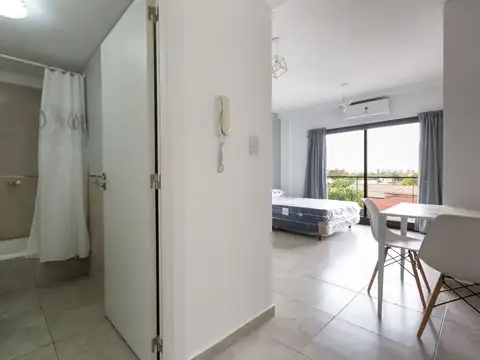 Avenida Hipólito Yrigoyen 1300