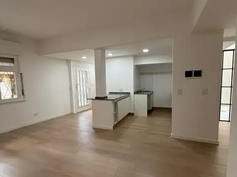 Depto Tipo Casa en Venta de 3 ambientes