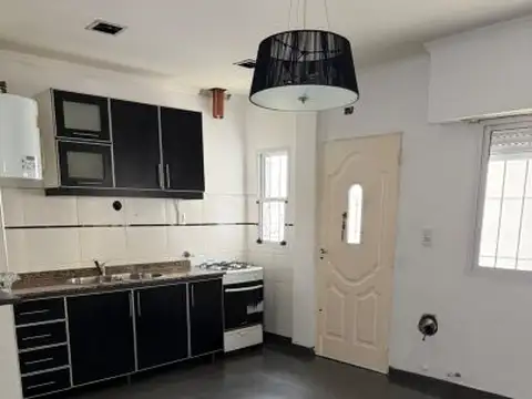 Depto Tipo Casa en Alquiler de 2 ambientes