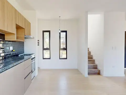 Casa 4 ambientes con 1 baño