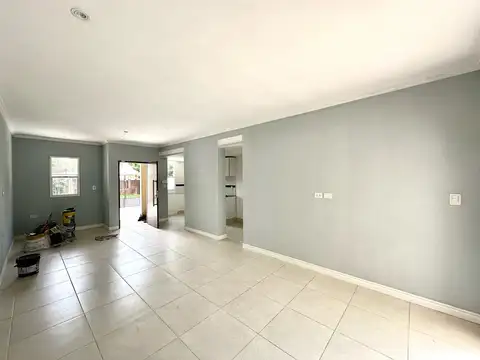 Casa 4 ambientes con 1 baño