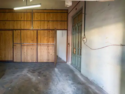 Casa 8 ambientes con 4 baños