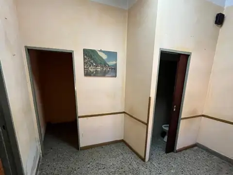 Casa 6 ambientes con 2 baños