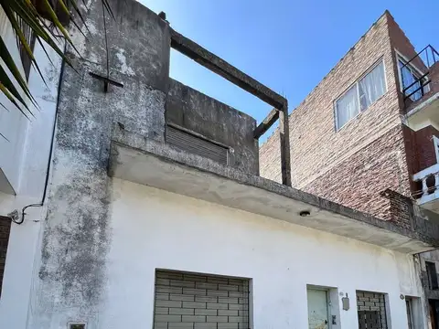 CASA 6 AMB CON PARQUE MARTIN CORONADO APTO CREDITO