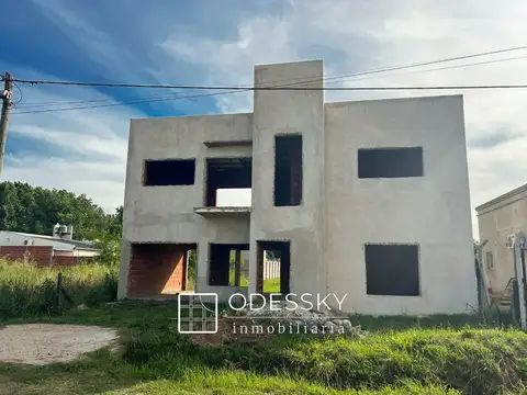 CAÑUELAS- EN VENTA CASA A TERMINAR 