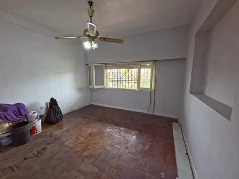 Depto Tipo Casa en Venta 42 años