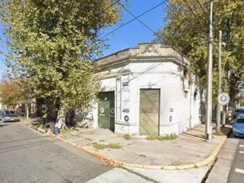 CASA EN VENTA A DEMOLER PIÑEYRO AVELLANEDA ESQUINA