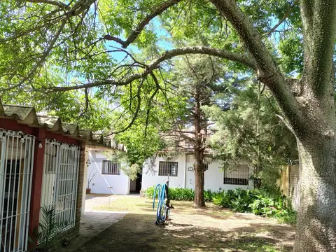 Casa 5 ambientes con 1 baño