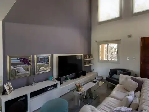 Casa en Venta en Solar Del Bosque, USD 590.000