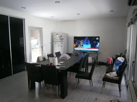 Casa 6 ambientes con 3 baños