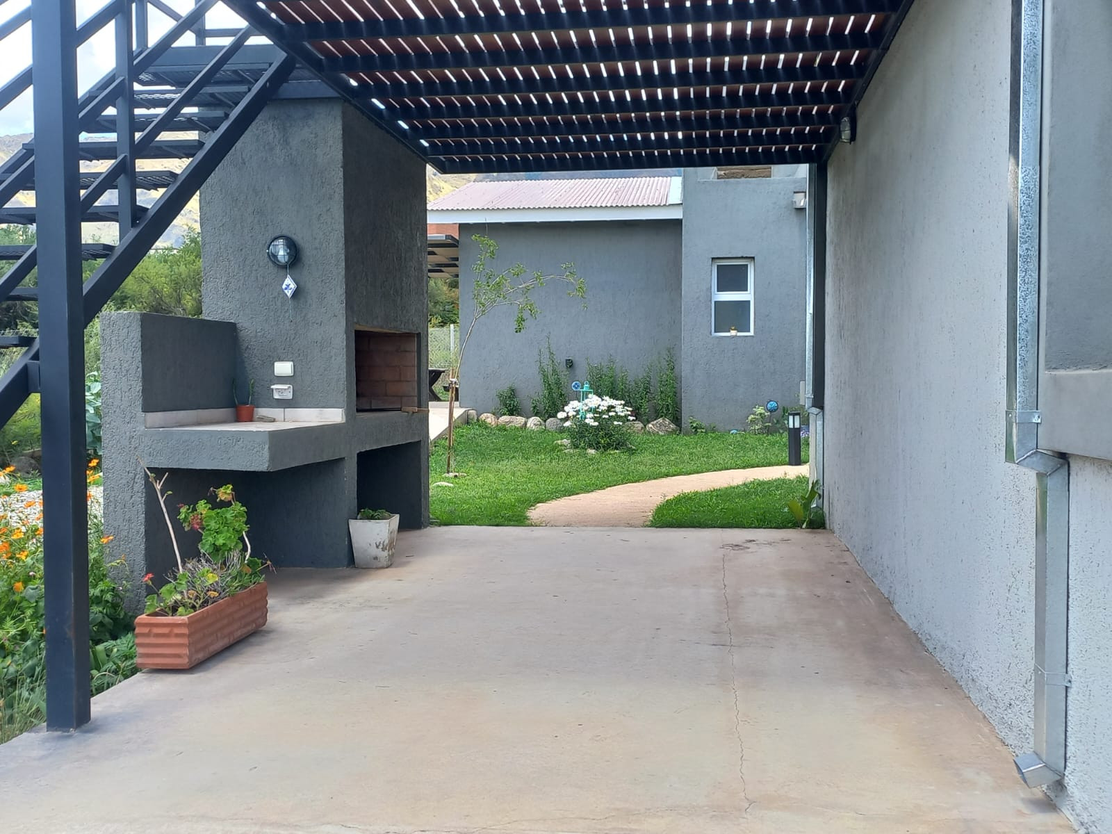 Casa 10 ambientes con 4 baños