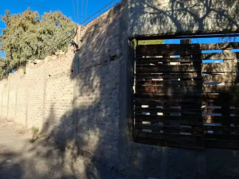 TERRENO CENTRICO DE 1240 M2,CON OBRA GRUESA.JACHAL
