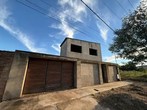 Se vende casa en construcción en Santo Tomé