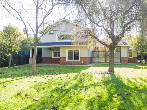 Casa 6 ambientes con 3 baños